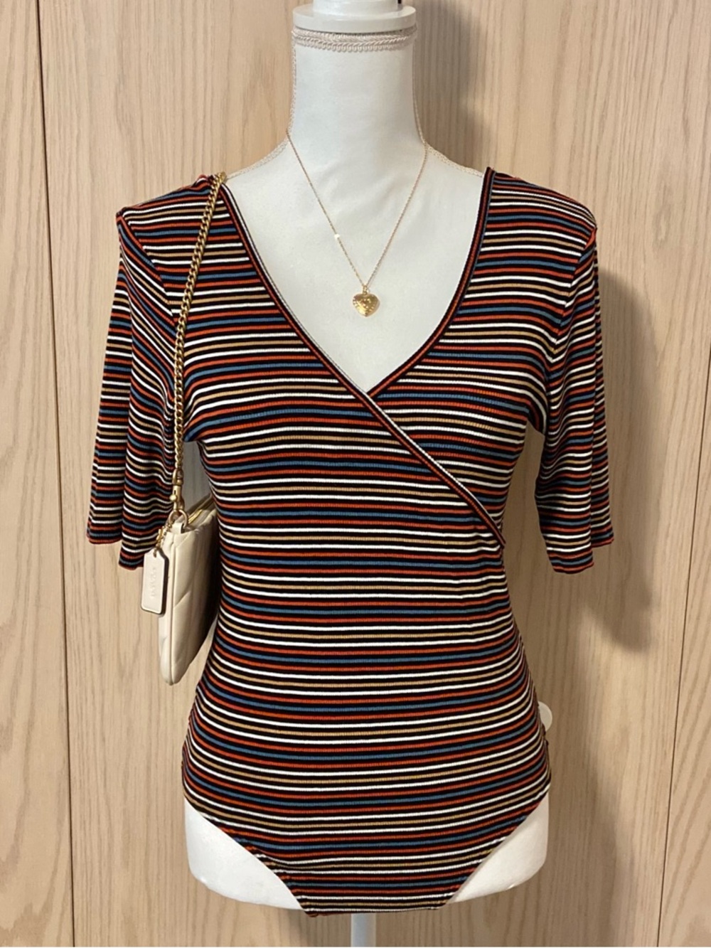 Volcom Bodysuit Women’s Medium Multicolor Stripe Top V Neck Half Sleeve Indie M